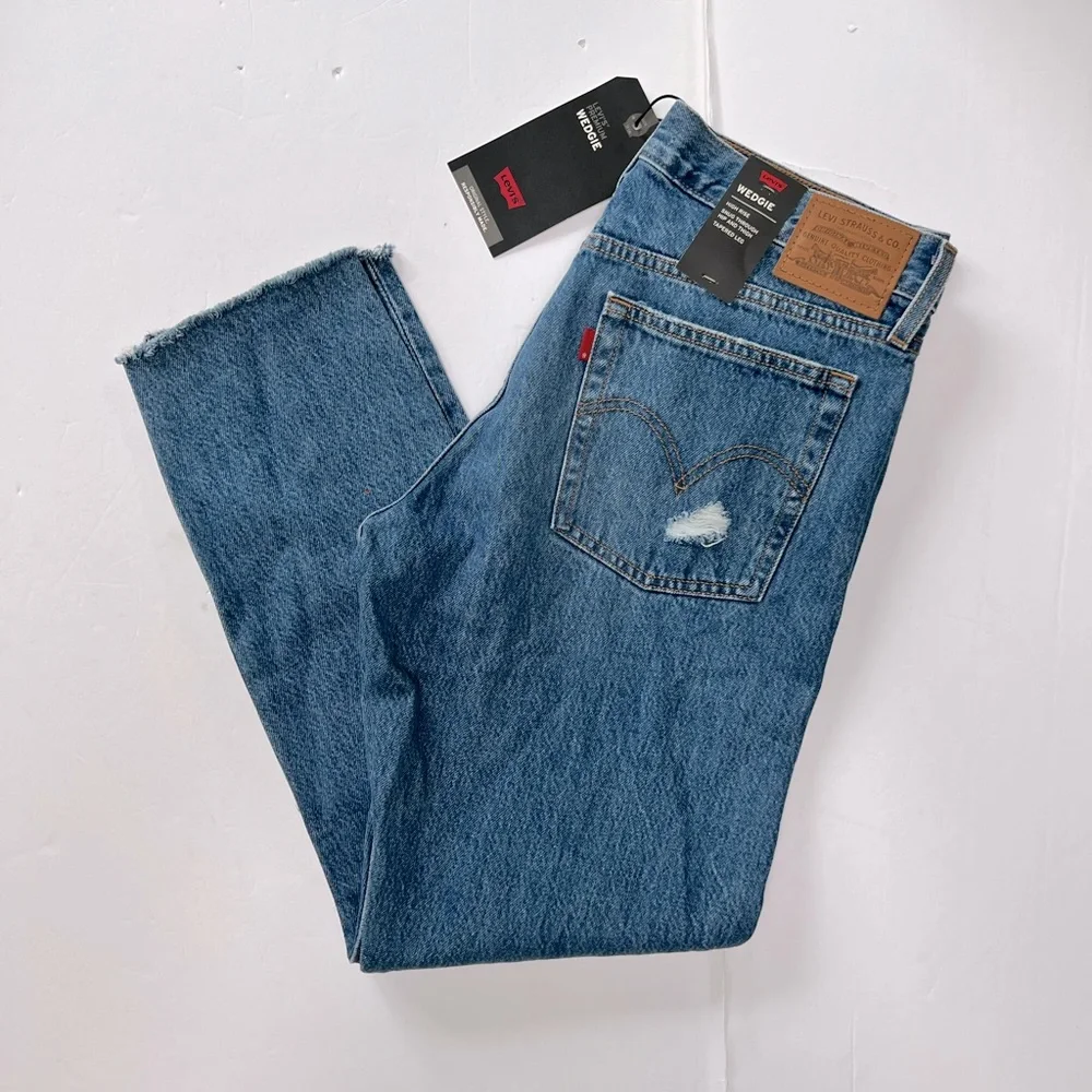 NWT Levi’s Wedgie High Rise - Picture 1 of 8